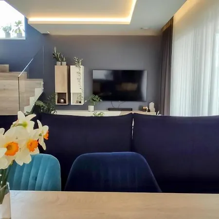 Family House With Terrace Apartment *